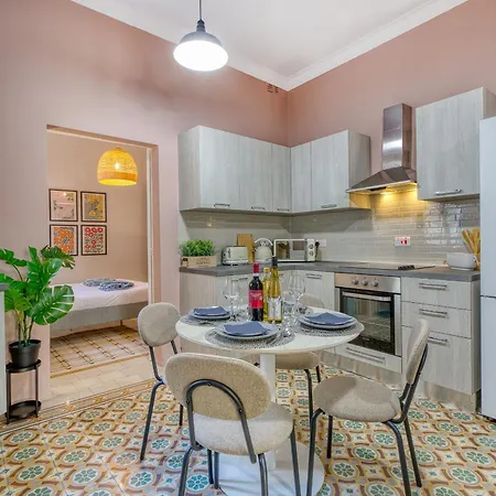 Charming Traditional 2 Bedroom Near Valletta Gbal1-1 *